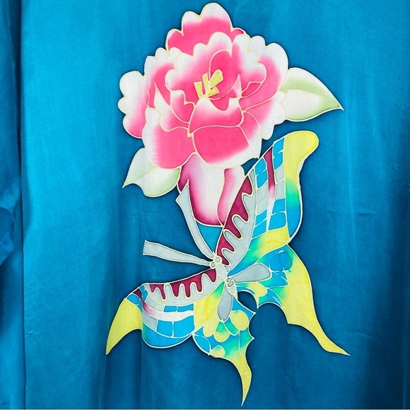 Soft silk blue floral and butterfly caftan. One size. - Picture 9 of 12